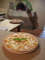 El Lugar, Pizzeria Italiano inside