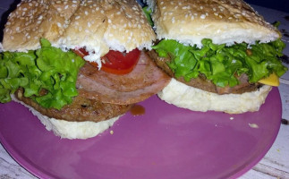 Hamburguesas Cheyo* food