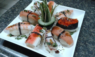 Zona Sushi food