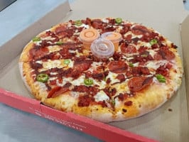 Subnos Pizza outside