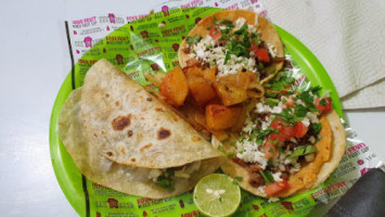 Tacos El ChapulÍn food