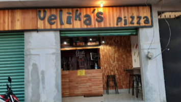 Velika's Pizza inside