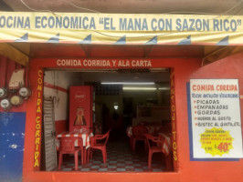 La Abuela Luchona Cocina Económica inside