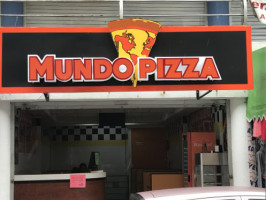 Mundo Pizza. outside