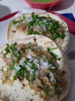 Taquería Titos food