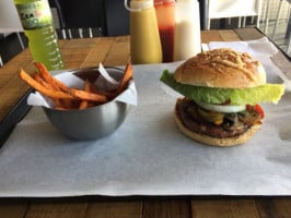 Memo's Burger food