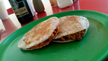 Tacos Y Gorditas food