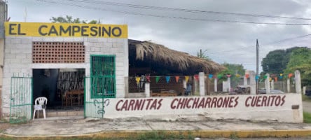 Carnitas El Campesino outside