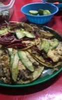 Tostadas Y Tacos Gomhez food