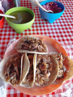 Carnitas El Amigo food