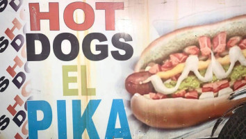 Hot Dogs El Pika food
