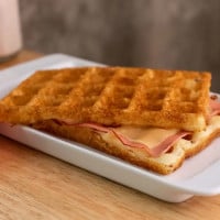 W&m Waffles And More Del Valle food