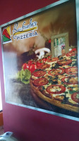 Rafaelo's Pizzeria food