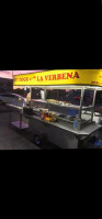Hot-dogs La Verbena outside