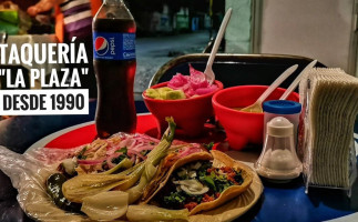 Taquería La Plaza food