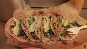 Tacos Cheque's food