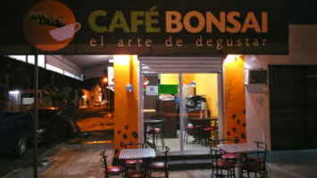 CafÉ Bonsai inside