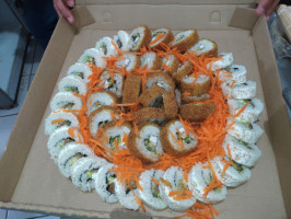 Sushi Run food