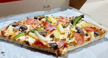 Sabro Pizza food