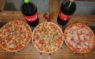 Yummy Pizzas Juchitan food