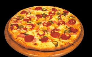 Rodeo Cruzeli's Pizza food