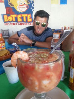 Mariscos El Botete food