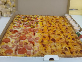 Tino's Pizza food