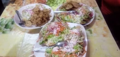 Gorditas Y Tostadas Aymee food