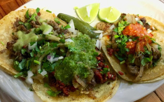 Taqueria Los Gordos food