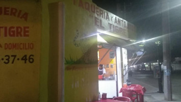 Taqueria El Tigre food
