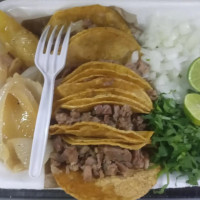 Tacos El Patillas inside