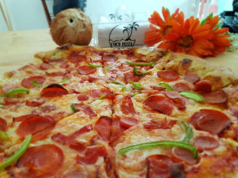 Coco Pizza food