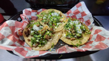 Los Tacos De Anel food