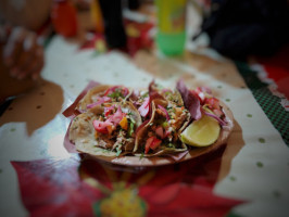 Taquería El Cólera food