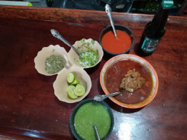 Birria Y Tacos Bonfilios food