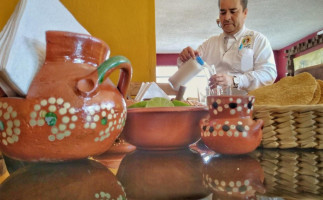 Pozolería El Grito Fuentes food