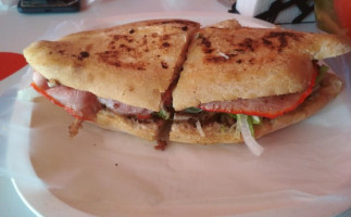 Tortas Cubanas El Chino food