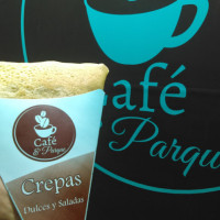 Café Y Parque outside