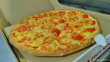 Cruzelis Pizza food