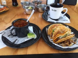 Los Daniel´s Tacos De Barbacoa Y Comida Urbana food