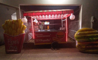 El Chapulín Hot Dogs Y Hamburguesas food