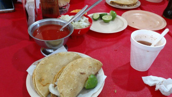 Birria Hermanos Hernández food