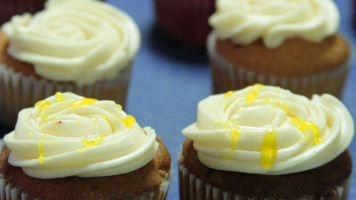 Donuts Y Cupcakes food