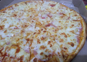 Veneto's Pizza food