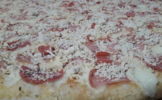 Torres Pizzas food