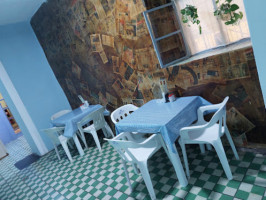 Zona Bistro Pizza Café inside