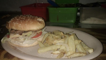 Tortas Y Hamburguesas El Pariente food