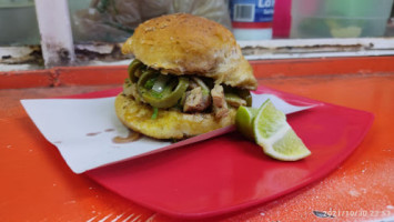 Tacos Y Cemitas El Chamorro food