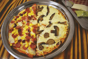 Alejo's Pizza food