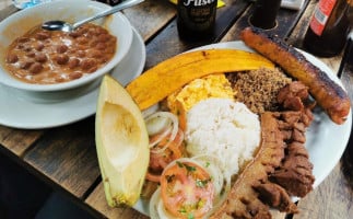 Y Cafeteria El Jugoso food